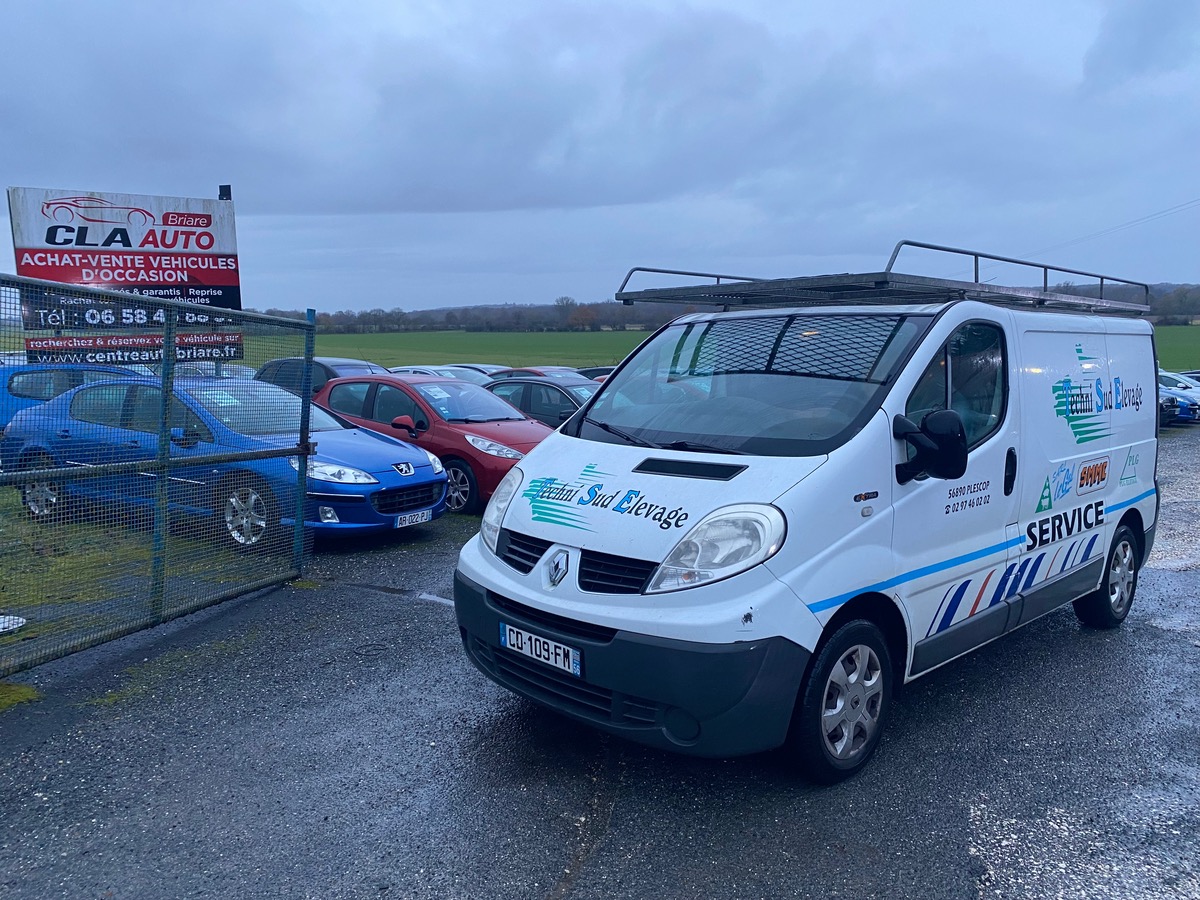 RENAULT Trafic 2.0 dci 90cv aménager bois 