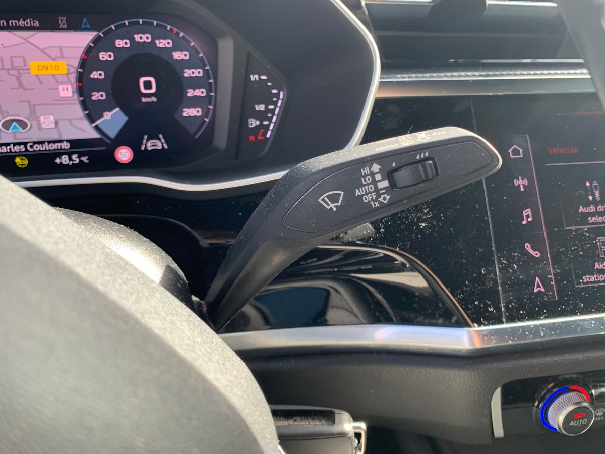 Audi Q3 Sportback 150 ch | S-Line | Caméra de recul | Apple car Play | Coffre assisté électriquement