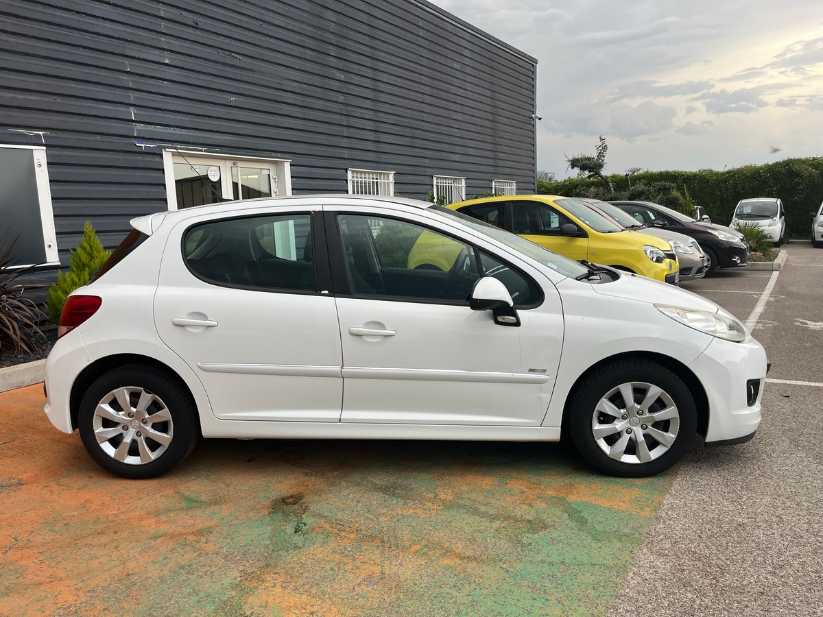 Peugeot 207 5 portes 1.6 HDi 90 CH