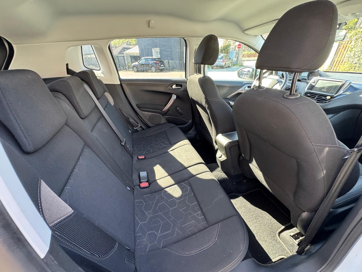 Peugeot 2008 STYLE 1.6 BlueHDi S&S 100cv - Garantie