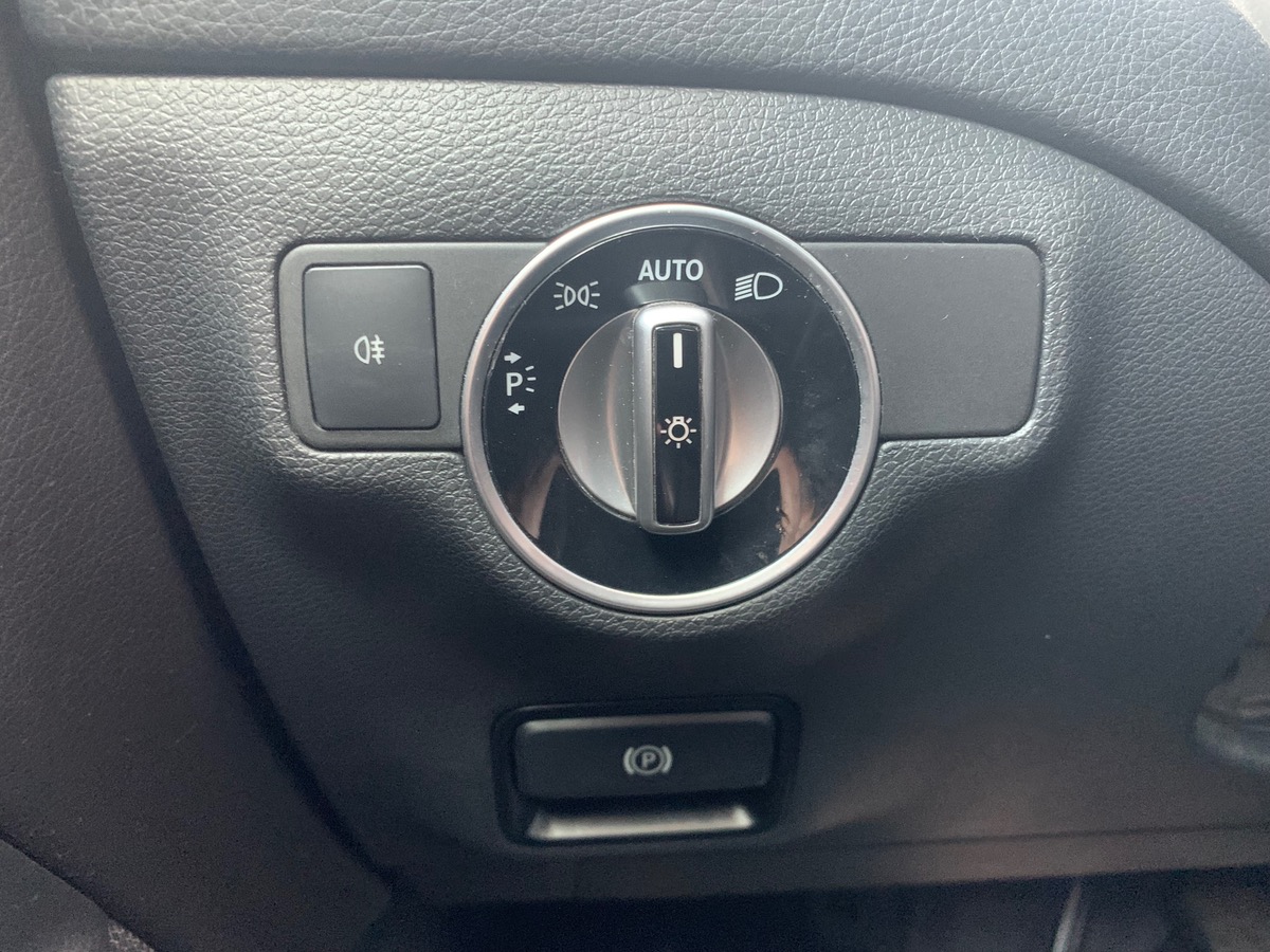 Mercedes-Benz GLA 177 | FASCINATION | Toit Panoramique NEUF | Caméra Recul | Attelage | 4MATIC