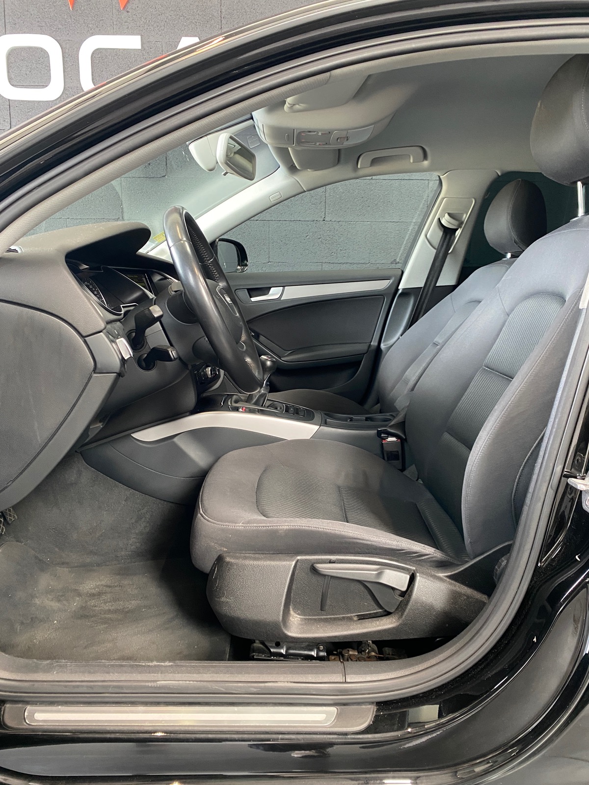 Audi A4 IV (2) 2.0 TDI 120 AMBIENTE