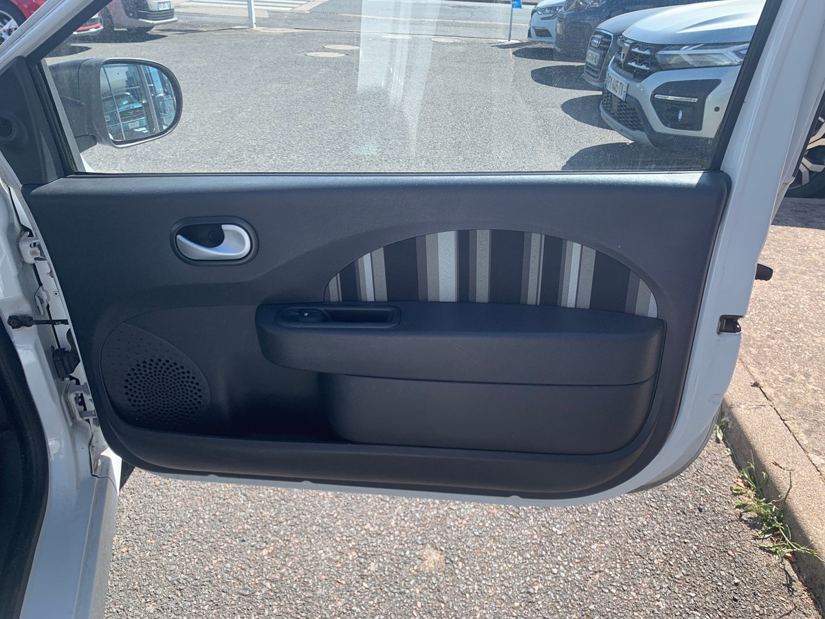 RENAULT Twingo 75 chevaux | Life | Premiére MAIN | Climatisation | Roue secours | Ordinateur de bord