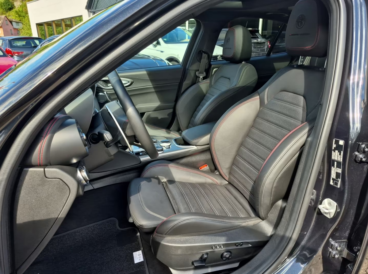 Alfa Romeo Giulia 2.0T 280ch Competizione Q4 AT8/Toit ouvrant/Harman-Kardon/Garantie 06/2028