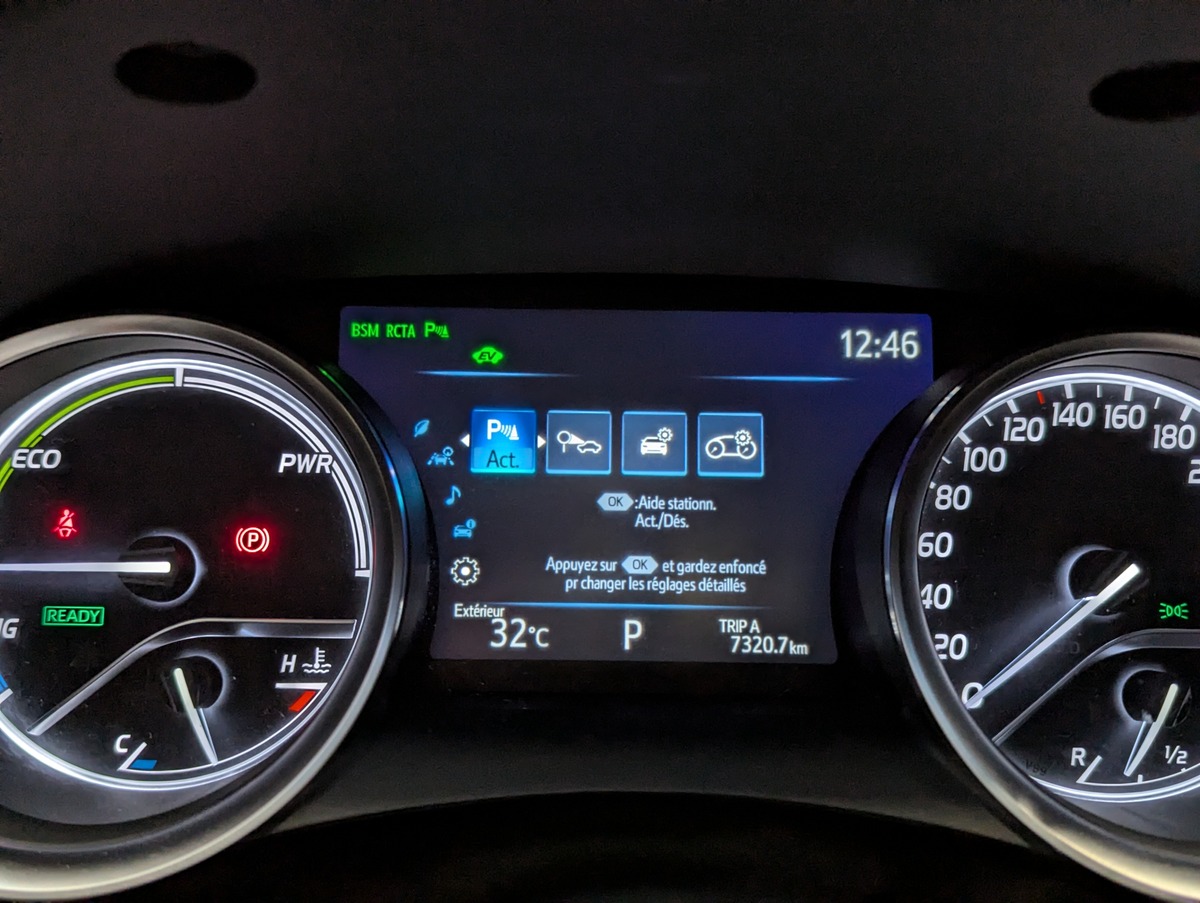Toyota Camry 2.5 218h Design