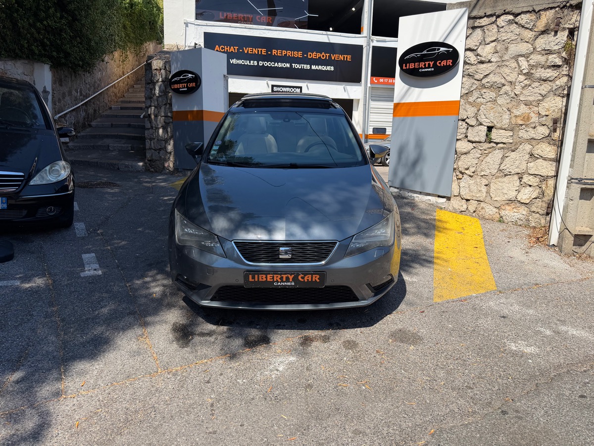 Seat Leon 1.2 TSI 105 CV / Toit Ouvrant /5 Portes Intérieur Cuir / Boite Neuve / Seat Sound