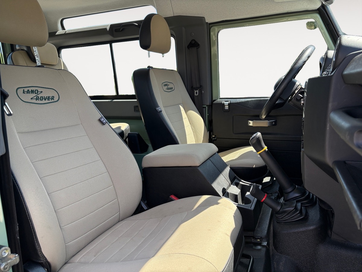 Land-Rover Defender 3  2.2 TD 122 HERITAGE EDITION