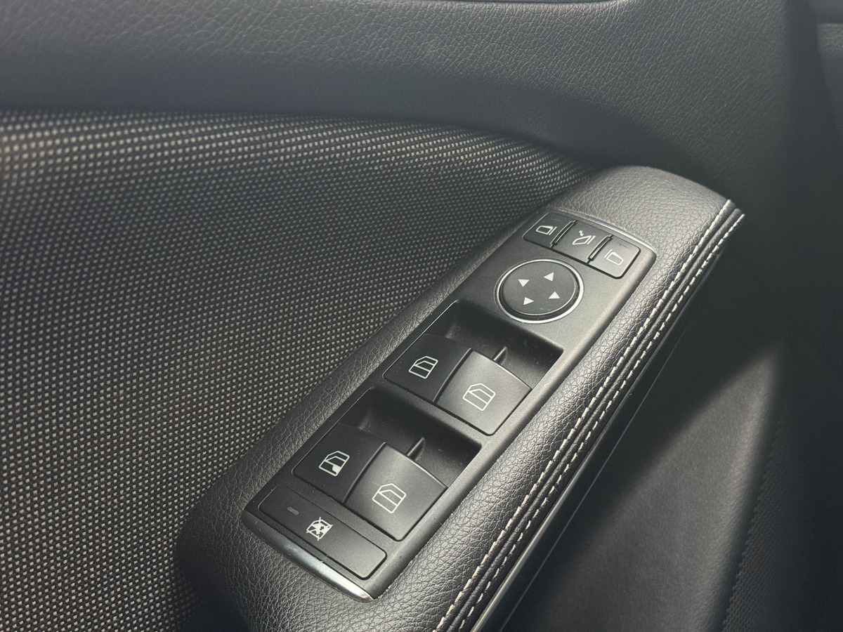 Mercedes-Benz Classe A 180 CDi Sensation 1.8 CDI 7G-DCT 109 cv (W176) - Toit Ouvrant