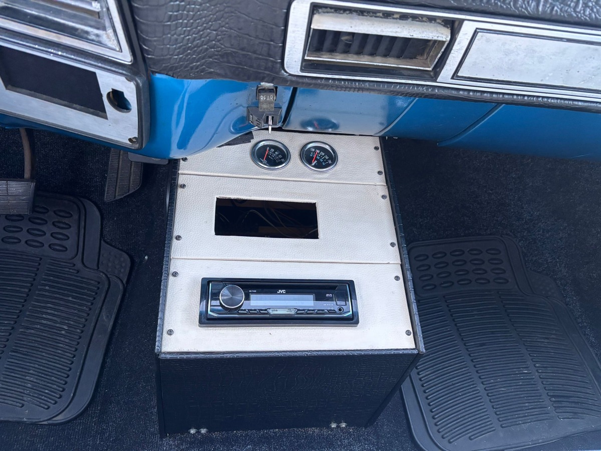 Chevrolet Suburban 7.4 V8 454 (C/R) - Français - CG Collection