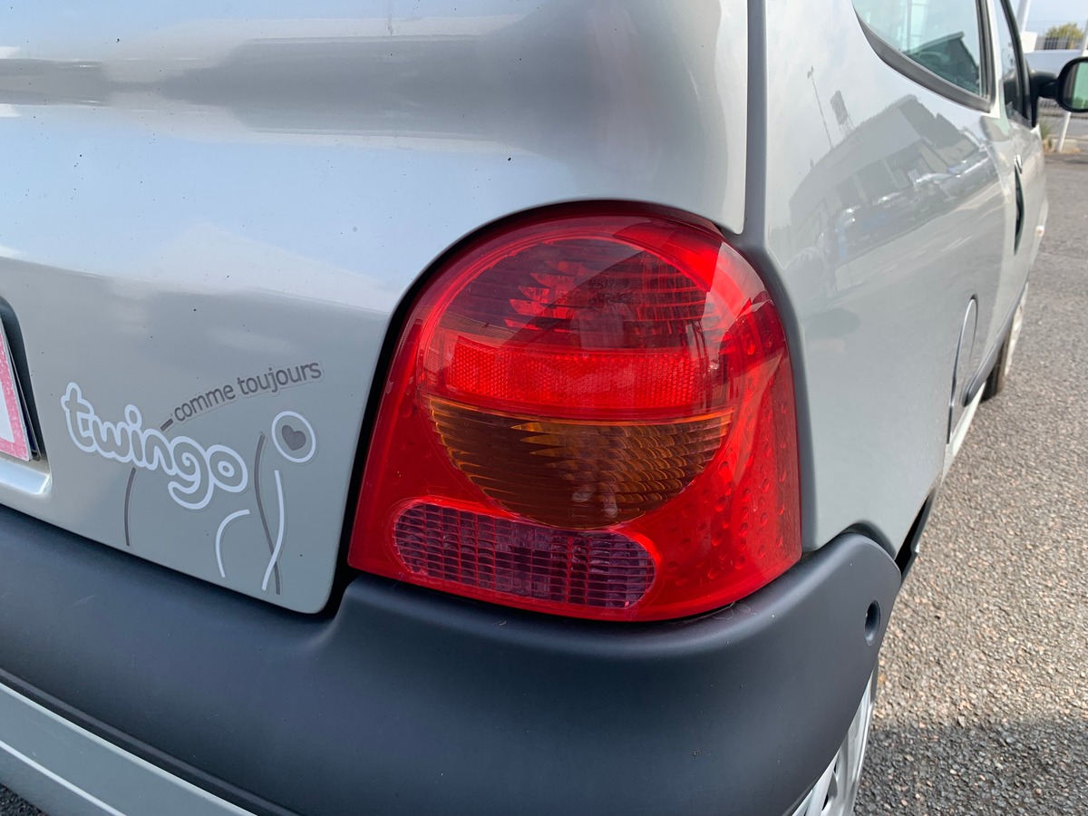 RENAULT Twingo 75 chevaux | Climatisation | Vitres électriques | Roue de secours | Radio CD