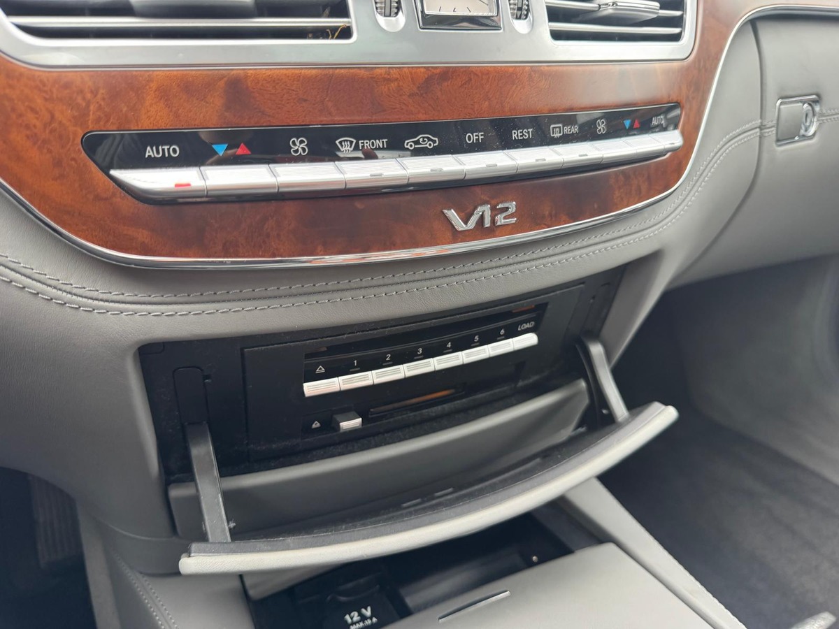Mercedes-Benz Classe S 600 v12 5.5 517cv - Boite automatique - garantie