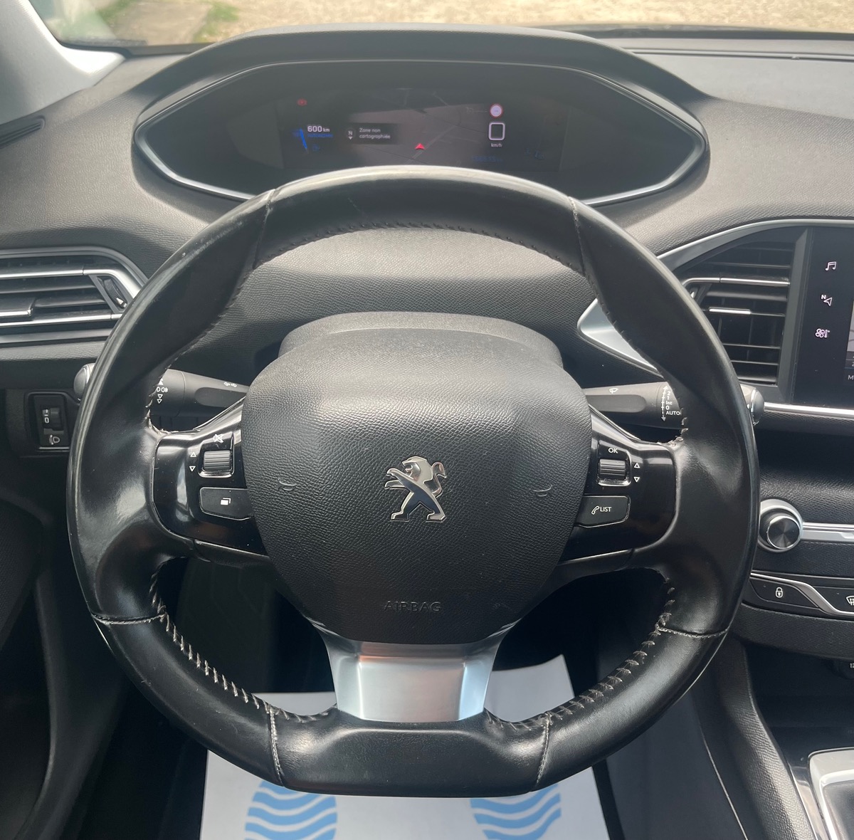 Peugeot 308 SW 1.5 BLUEHDI 100 CH / VIRTUAL COCKPIT / PRIX TTC / TVA  INCLUSE / CT OK 