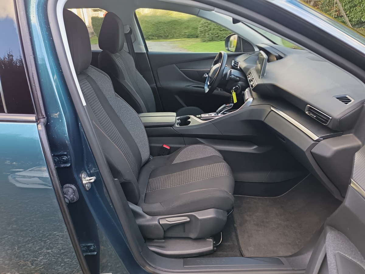 Peugeot 5008 1.2L 130 CH EAT8 ACTIVE BUSINESS Gtie 6 mois