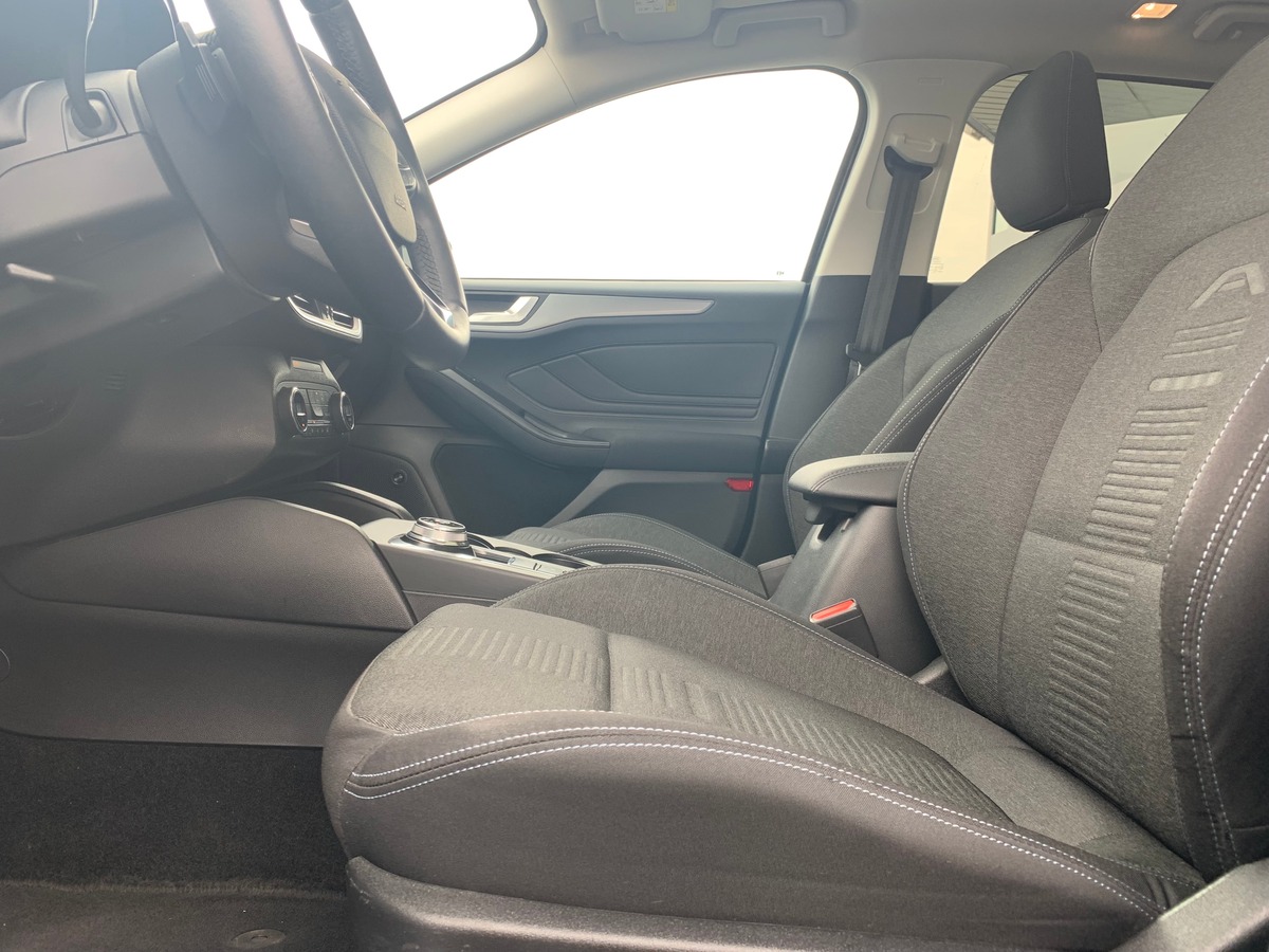 Ford FOCUS SW ACTIVE | ENTRETIENS CONSTRUCTEUR