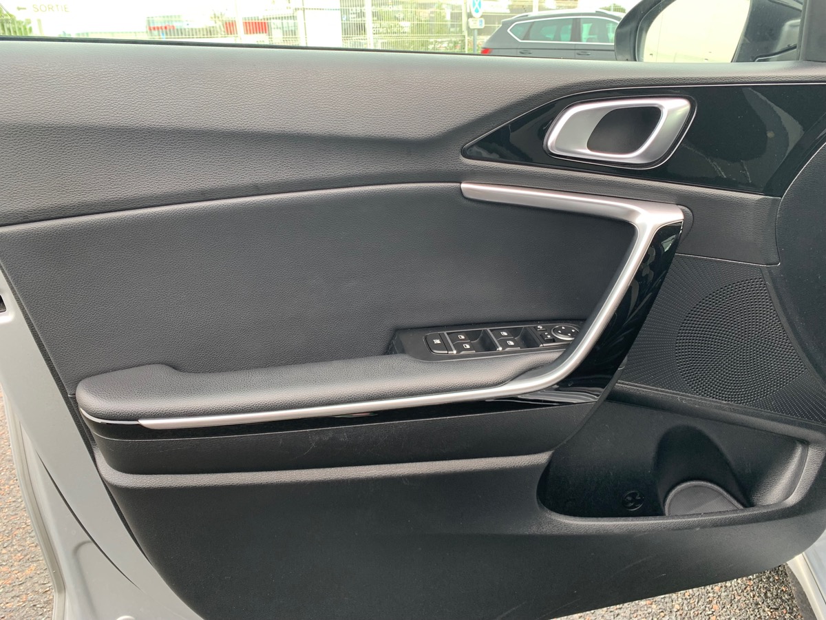 Kia Ceed 136 ch | GT LINE | Caméra Recul | GPS | Régulateur vitesse | Palettes vitesses au Volant