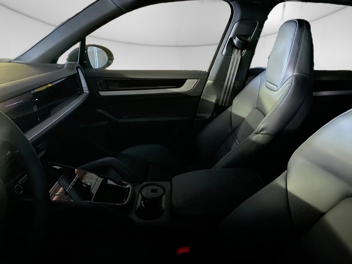 Porsche Cayenne 2024 E-Hybrid 470ch État Neuf