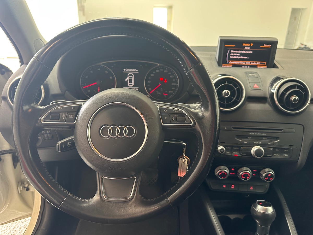 Audi A1 1.4 TFSI 122 AMBITION LUXE S TRONIC