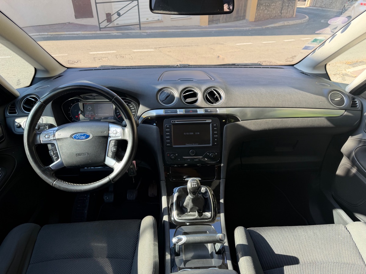 Ford S-max 2.0 Flexifuel 145 CV / Titanium / GPS / Jantes / Moteur à Chaine