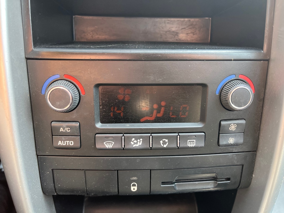 Peugeot 207 1.6 HDI 90 CH ACTIVE