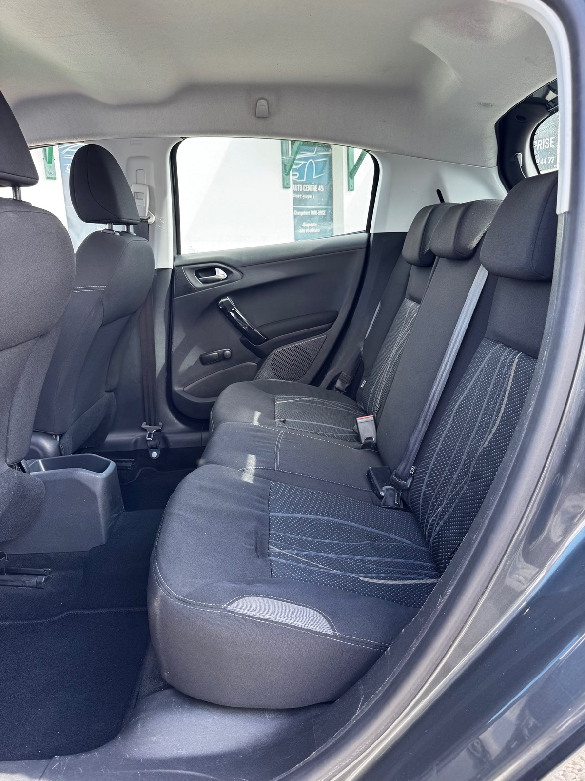Peugeot 208 1.2 VTi 82 CV BVM5 ALLURE DISTRIBUTION FAITE  / SUIVI CONCESSION
