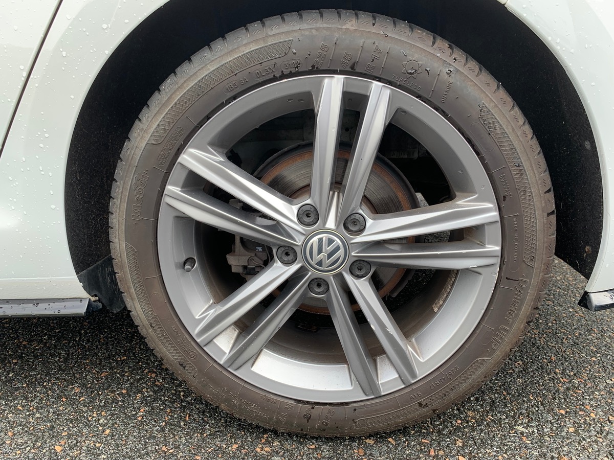 Volkswagen Golf VII 1.5 TSI 150 | Carat | Pack sport R-Line extérieur | Feux xénon | Caméra de Recul