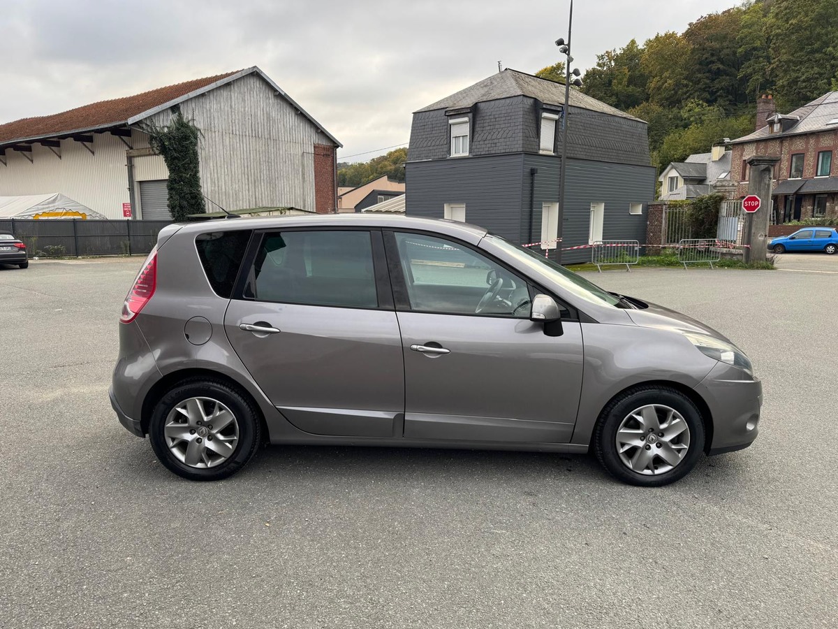RENAULT Scenic III 1.5 dCi 110 15th - GPS - Distribution neuve - Garantie