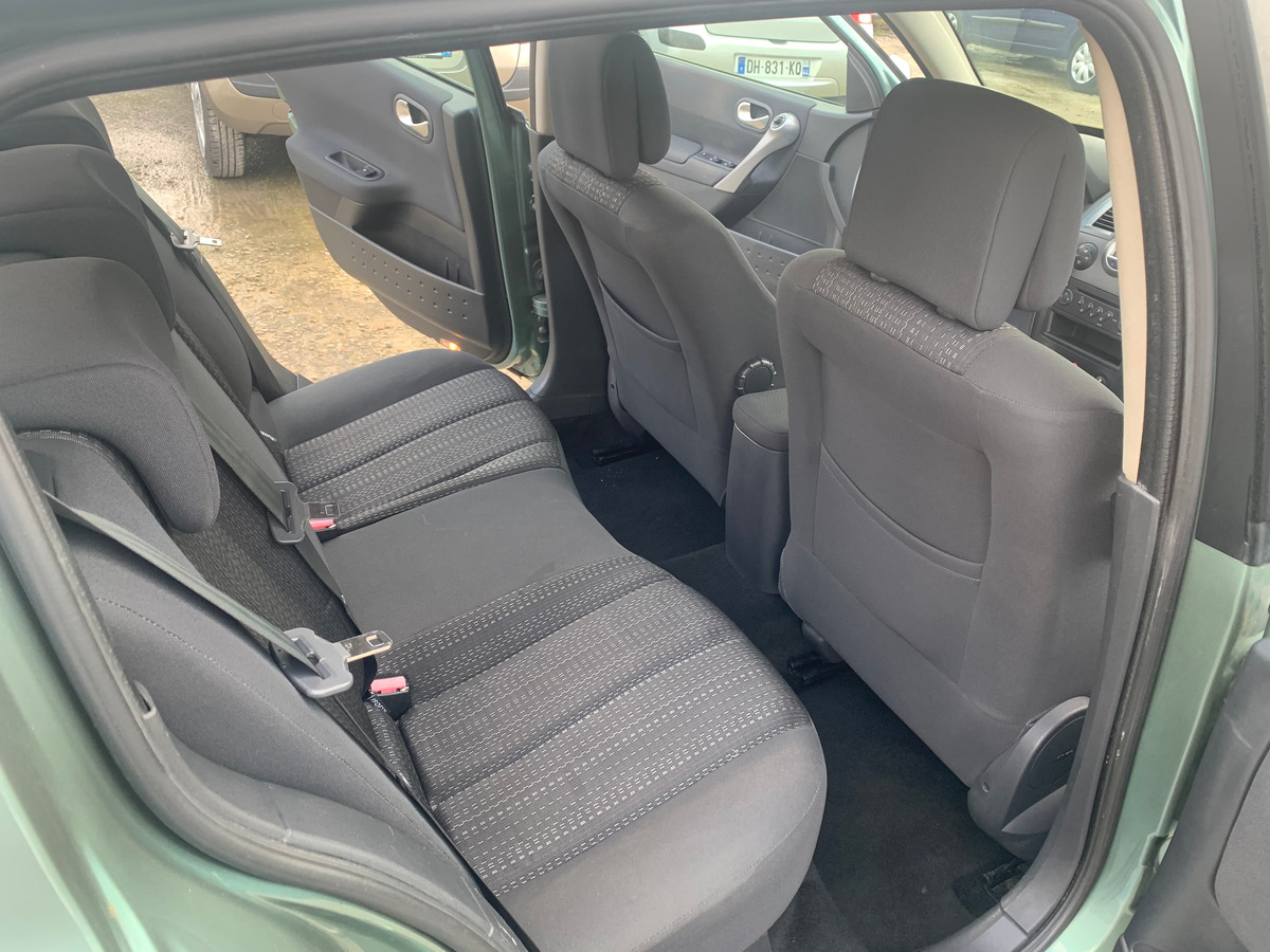 RENAULT Megane mégane 1.6i 16v 110ch 96742km