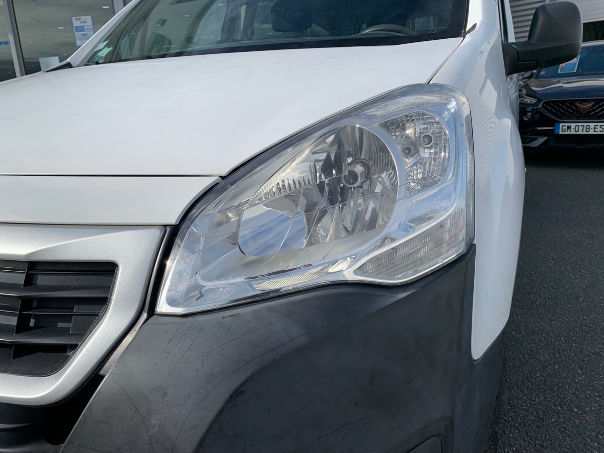 Peugeot Partner 100 ch | 5 Places | GPS | Climatisation | Attelage | Roue secours | Apple car play
