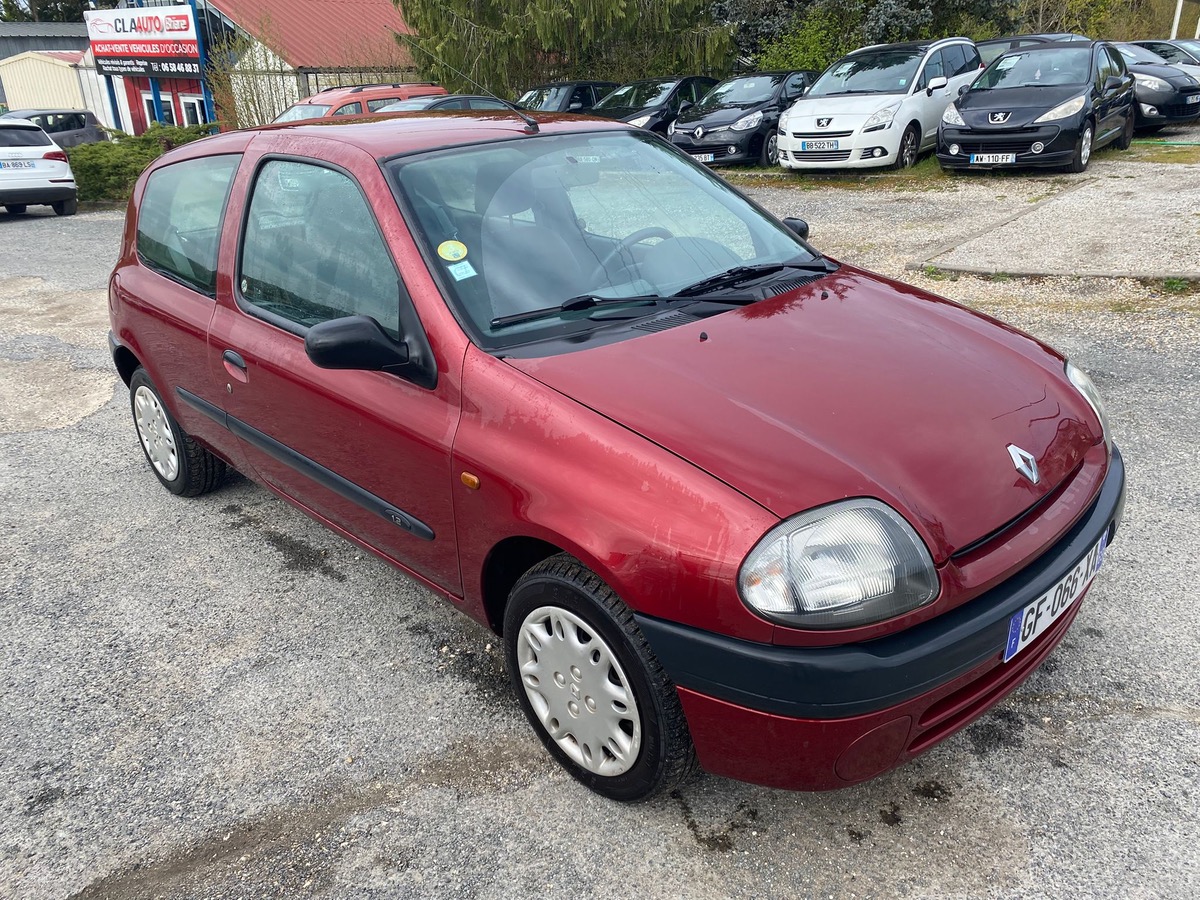 RENAULT Clio 2 1.2i 60cv petit prix très propre