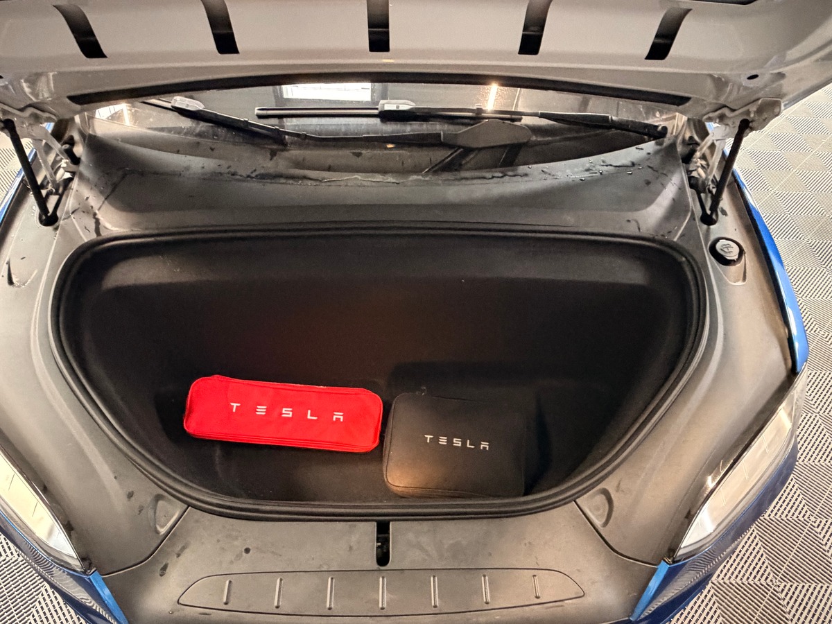 Tesla Model X PLAID 1020 CH