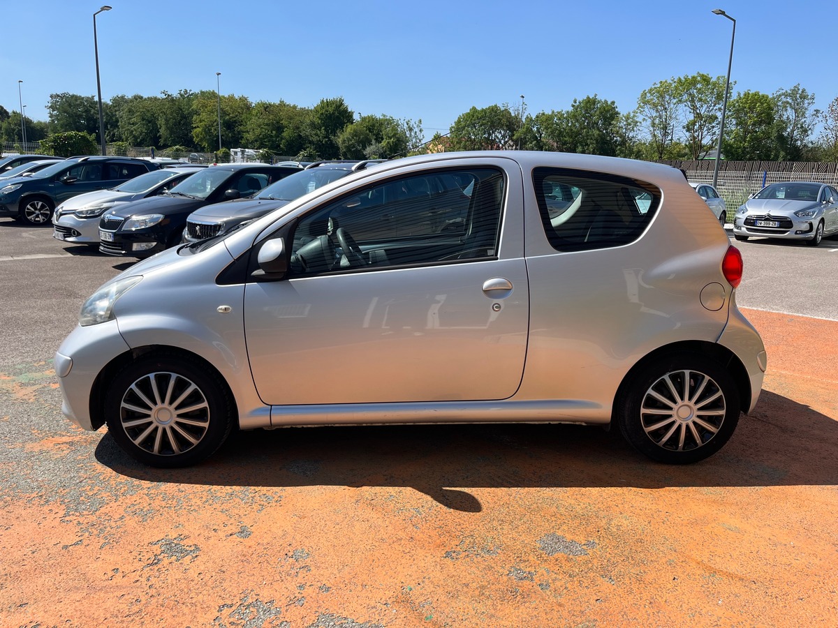 Toyota Yaris 1.0 VVTi 68 CH LINEA SOL