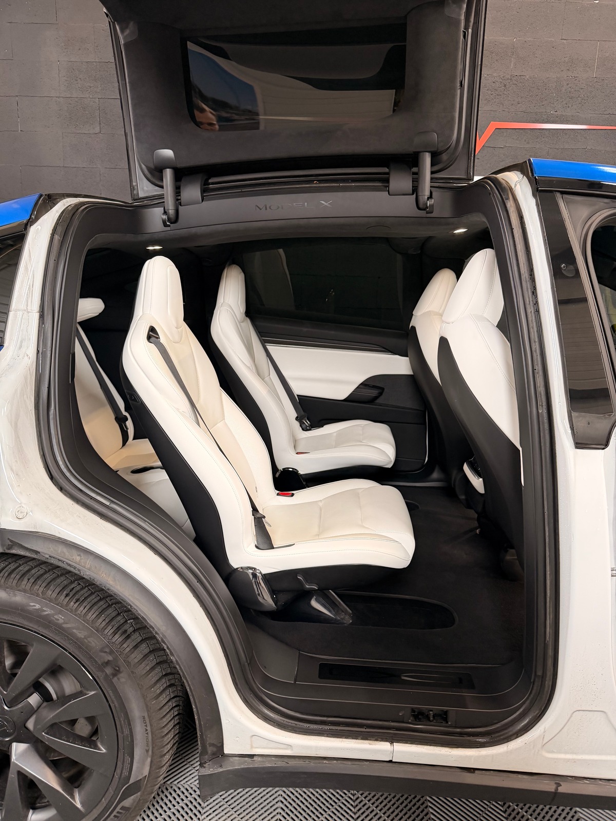 Tesla Model X PLAID 1020 CH