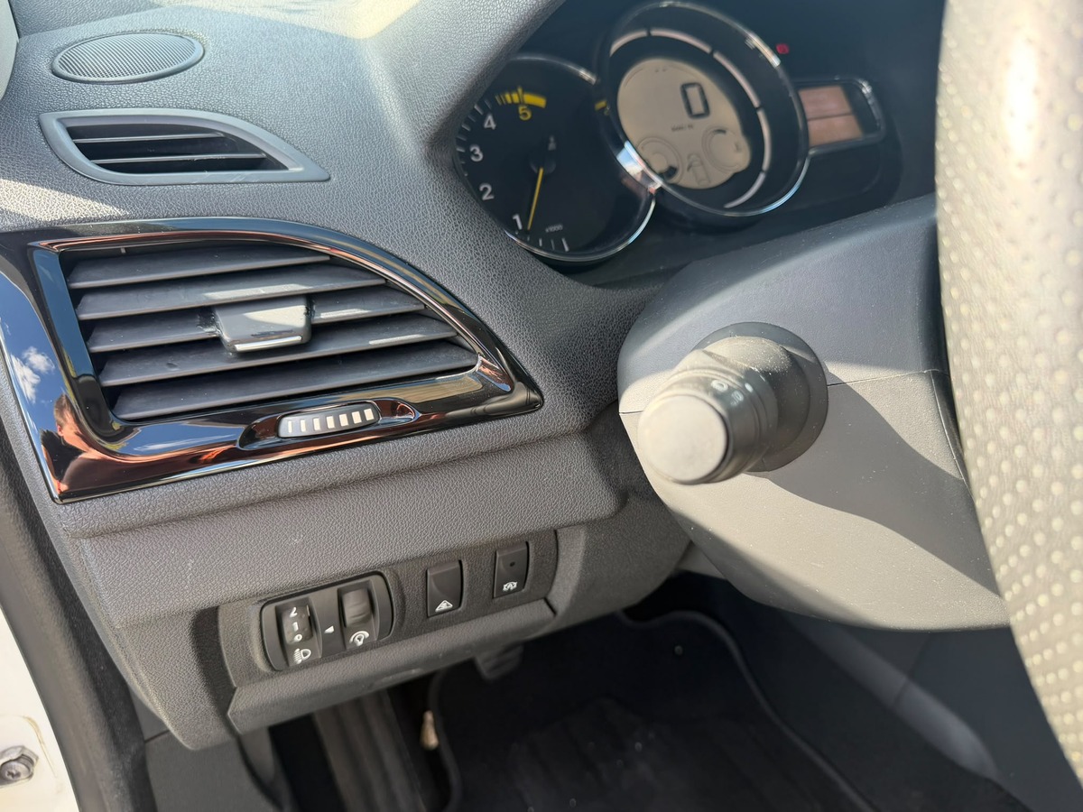 RENAULT Megane III Estate 1.5 dCi BOSE Edition-Crochet d'attelage - Distribution neuve- Garantie