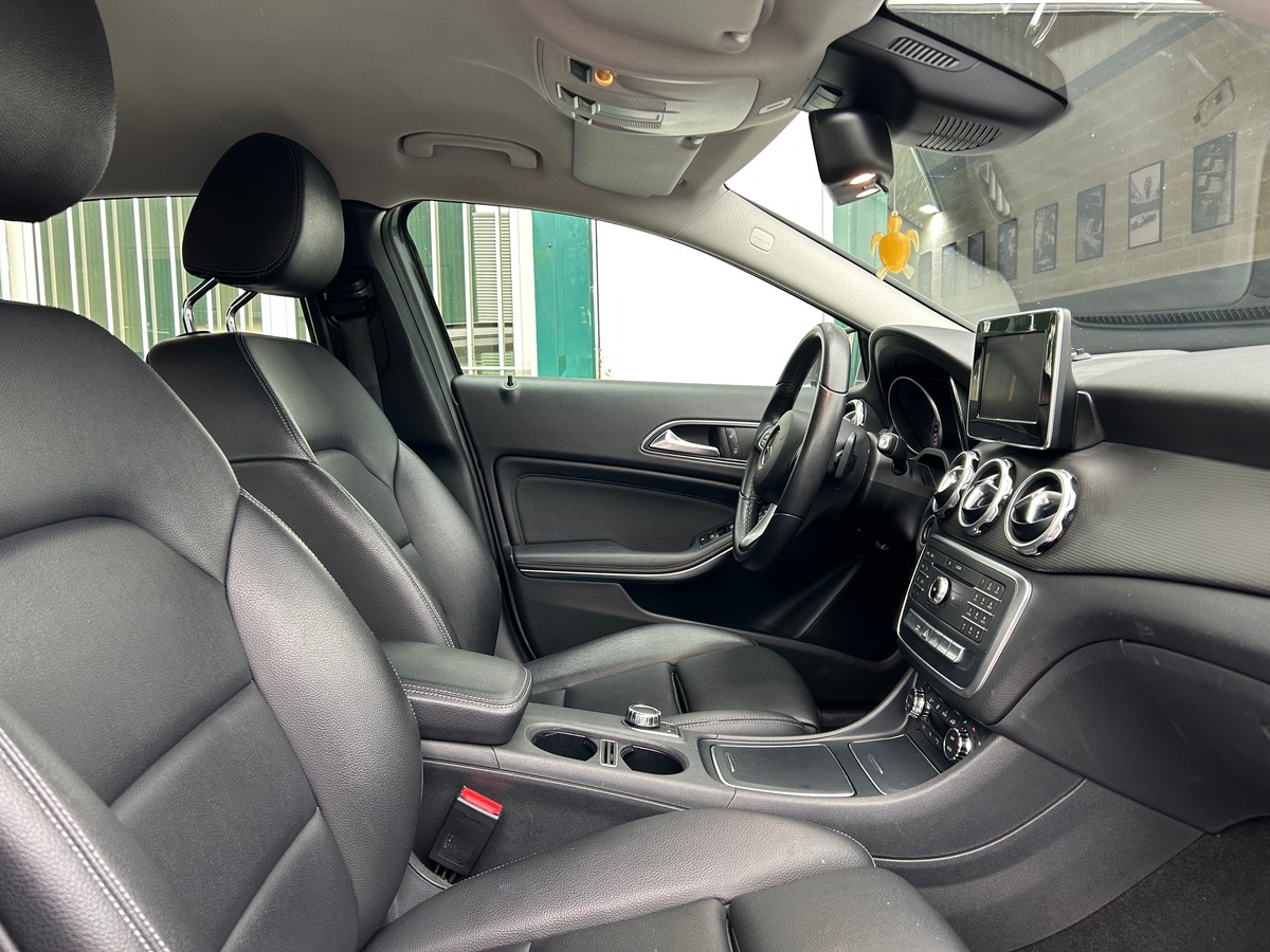 Mercedes Benz GLA 180