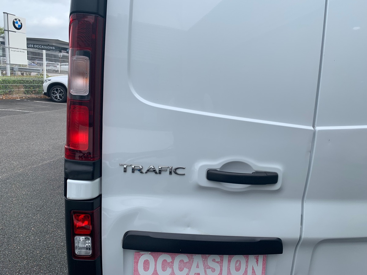 RENAULT Trafic 95 chevaux | 3 Places | Régulateur de vitesse | GPS | Climatisation | Bluetooth