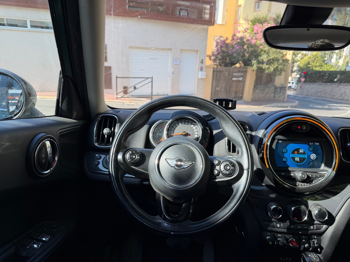 Mini Countryman Cooper 1.5 i 136 CV /1er Main / Toit Ouvrant / Pack Black / Jantes Noires/Cuir