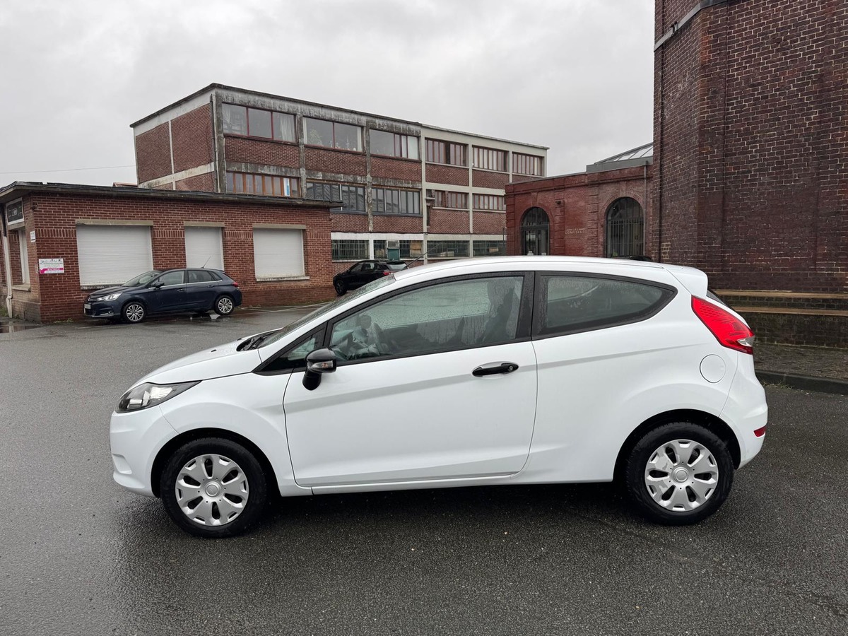 Ford Fiesta 1.4 TDCi 68 Ambiente - Révisée - Garantie