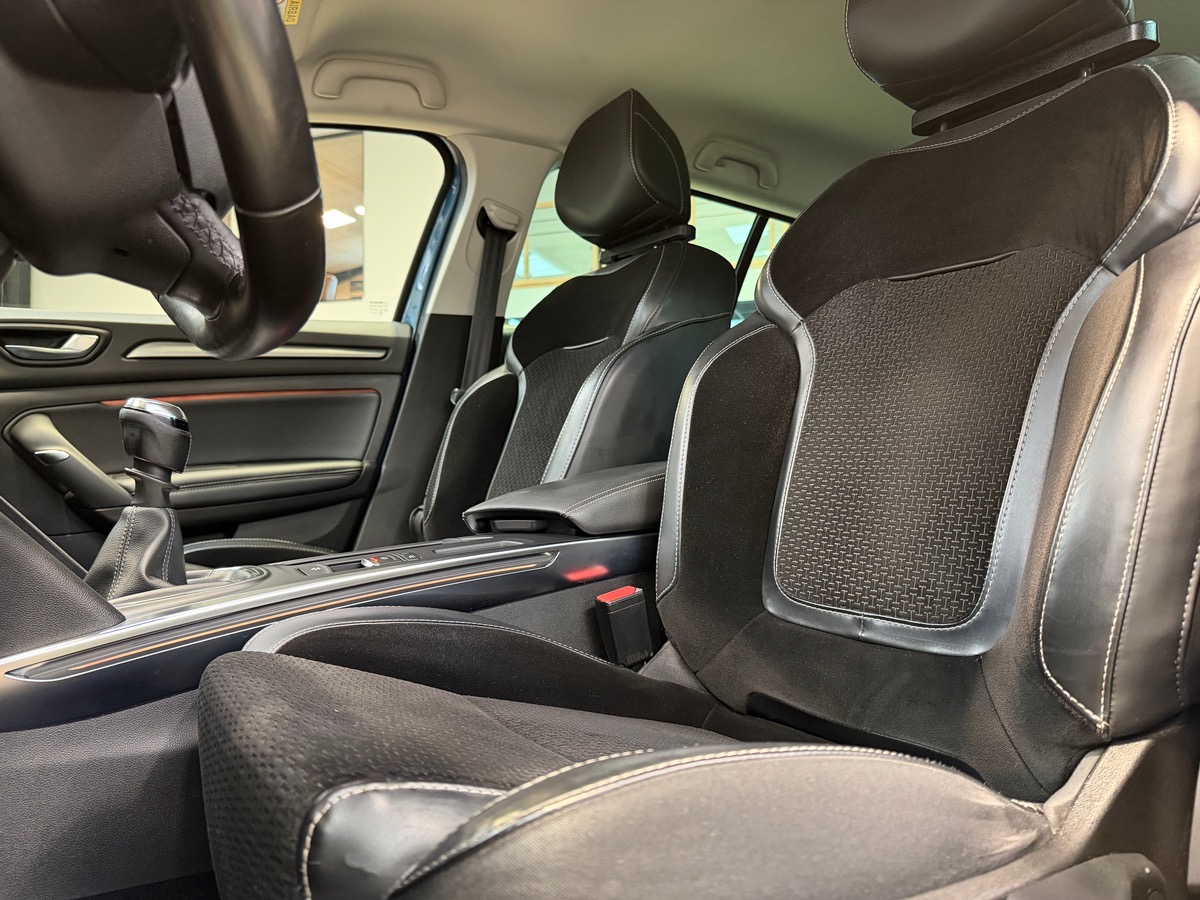 RENAULT Megane Estate IV DCI 130 cv Energy Intens / Attelage / Hifi BOSE / Caméra