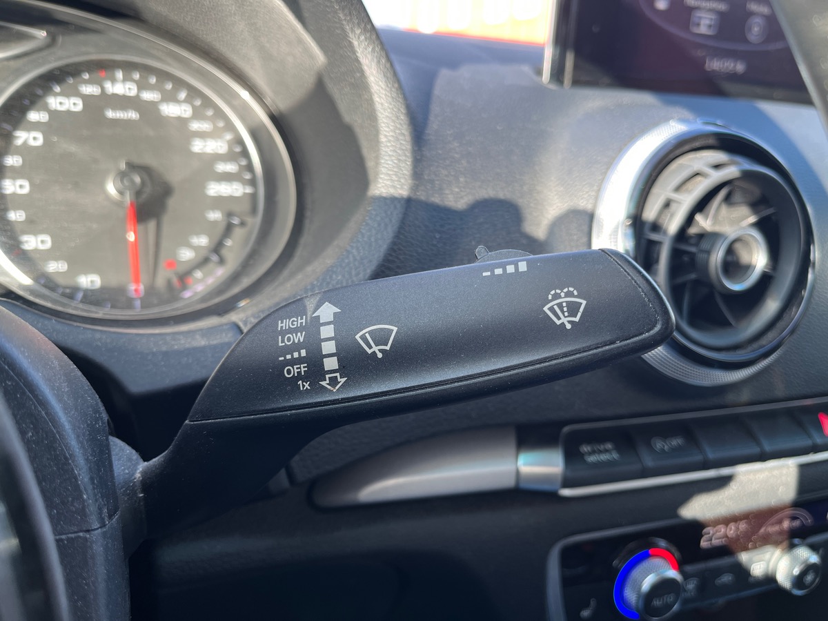 Audi A3 Limousine 1.6 TDI 110cv, Suivi entretien complet, courroie de distrib. OK, sièges chauffants