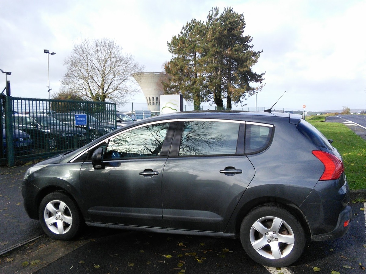 Peugeot 3008 1.6 HDI 112 CV CLIM - DISTRIBUTION NEUVE FACTURE