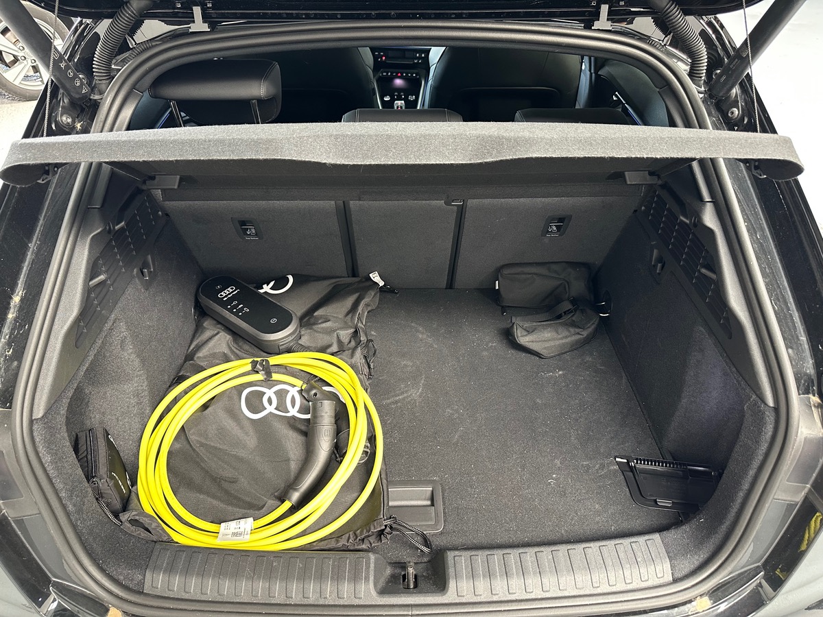 Audi A3 Sportback IV (2) 1.5 45 TFSIE HYBRIDE RECHARGEABLE 272 S LINE S TRONIC