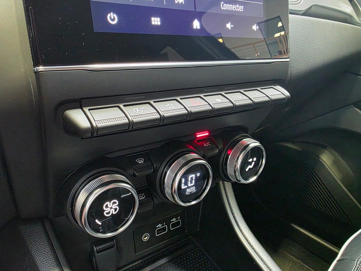 RENAULT Captur II 1.3 MILD HYBRID 140 EVOLUTION EDC // 5500KMS / CAMERA A