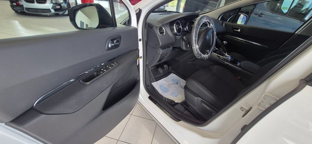 Peugeot 3008 1.2L STYLE  130CV PURETECH S&S
