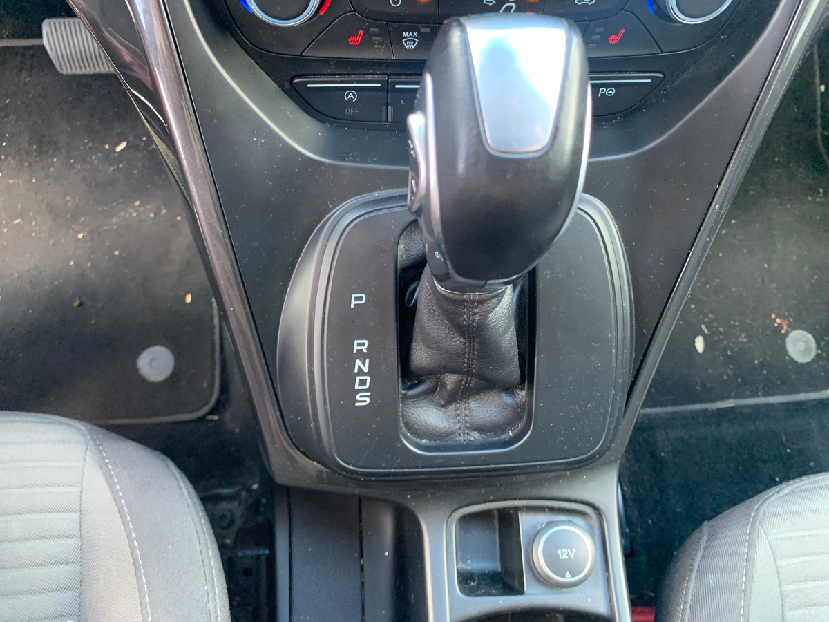 Ford C-max 170 chevaux | Titanium | Radar avant et arrière | Sièges chauffants | Apple car play