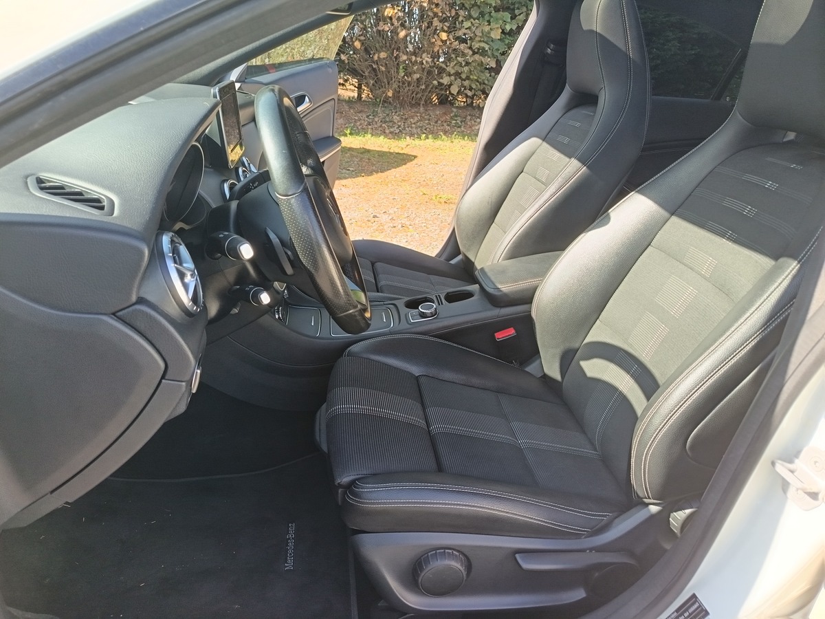 Mercedes-Benz CLA 200 CDI BOITE AUTO GTIE 6 MOIS
