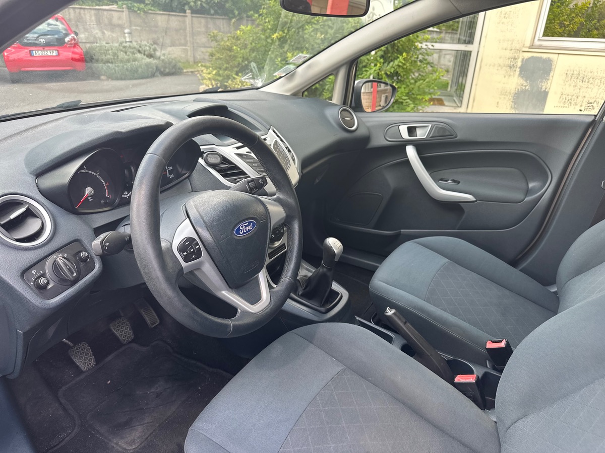 Ford Fiesta 1.2 85 CV trend 4XCBLEU 