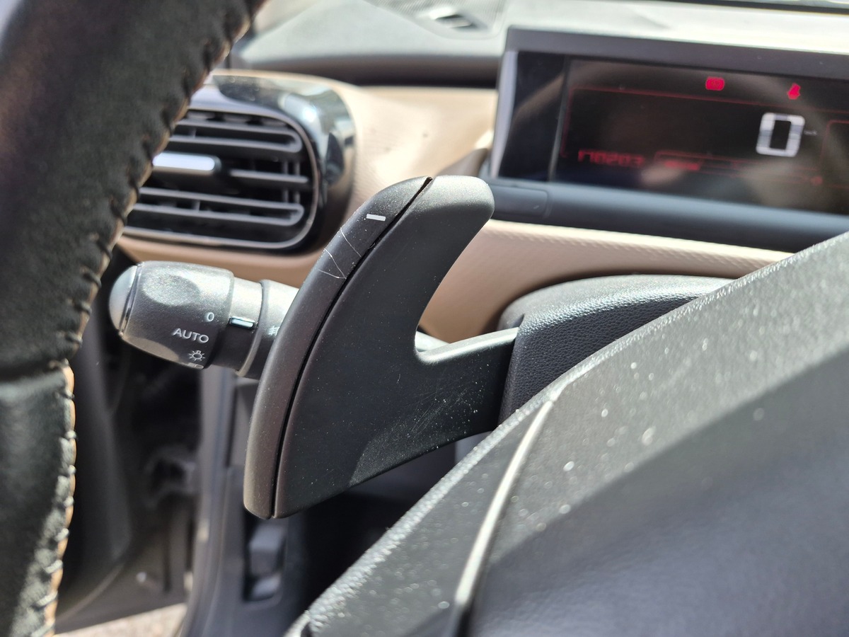 Citroën C4 Cactus 1.6 BHDI 100 SHINE ETG6