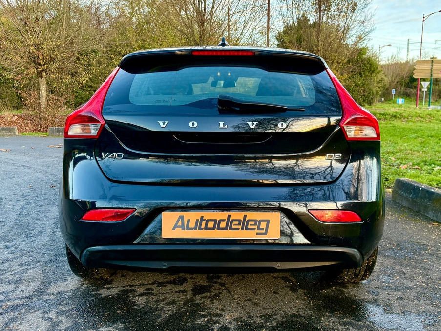 Volvo V40 D2 SUMMUM - 115CH - ENTRETIEN COMPLET