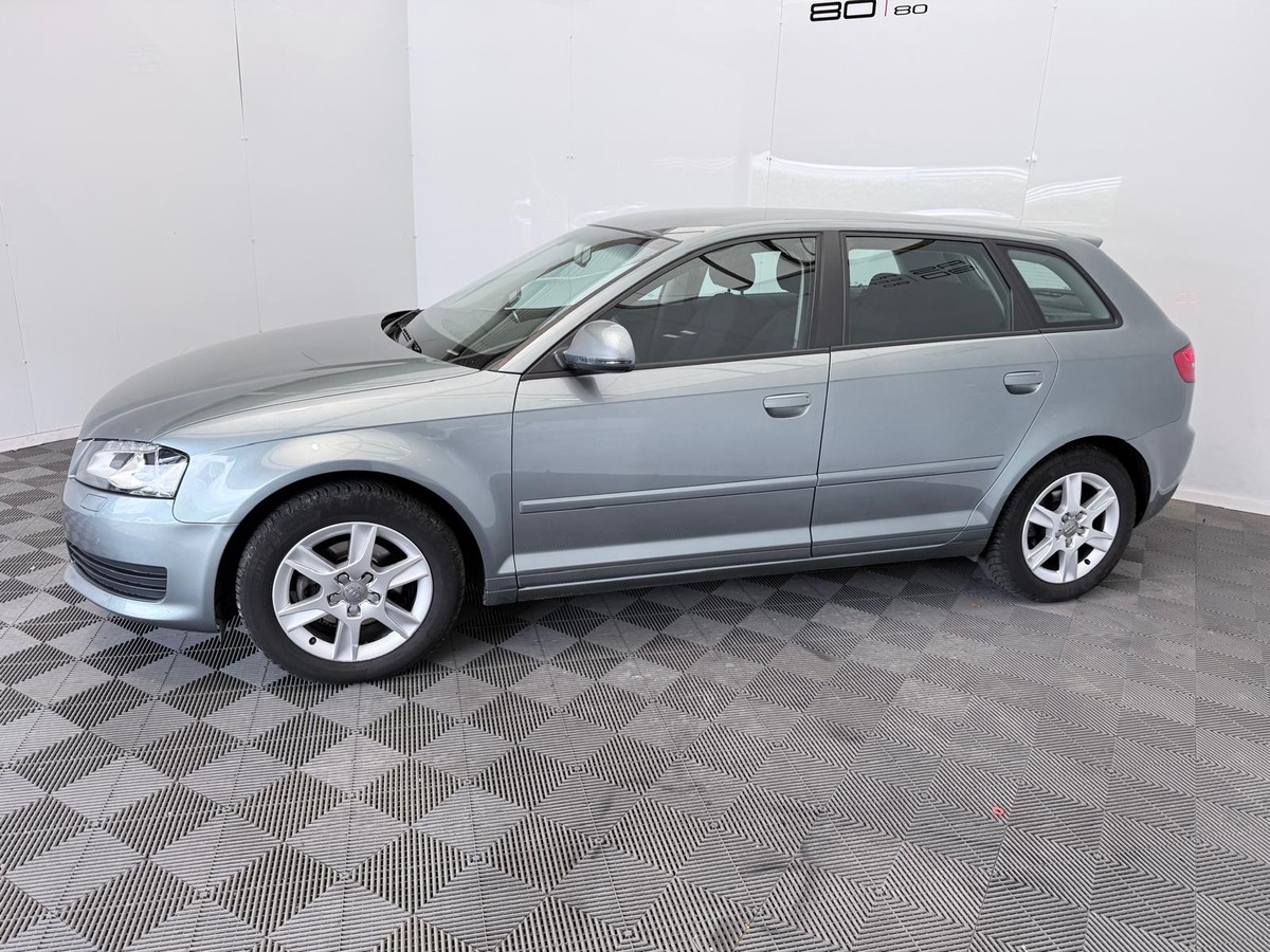 Audi A3 Sportback 1.6 TDI 105  S-tronic Attraction   Première main