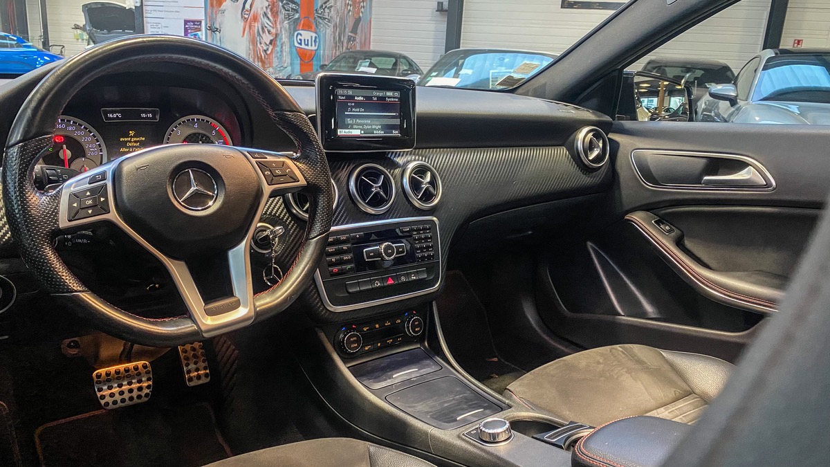Mercedes-Benz Classe A 160D FASCINATION PACK AMG FULL 